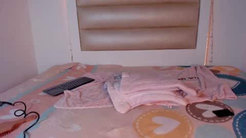 emmily_jade_ online show from June 24, 4:58 pm