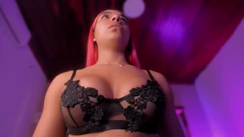    online show from March 27, 11:33 am