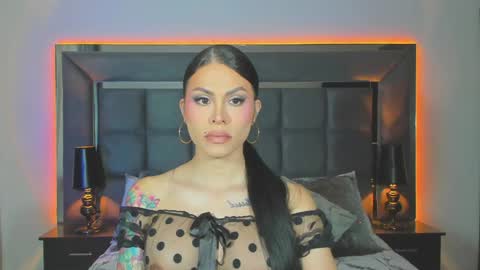 Emmily Santibaez online show from December 5, 1:55 pm