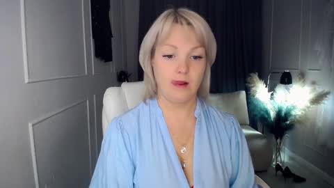 Snapshot of emmmam chatting on October 10, 1:17 pm emmmam online show from October 10, 1:17 pm