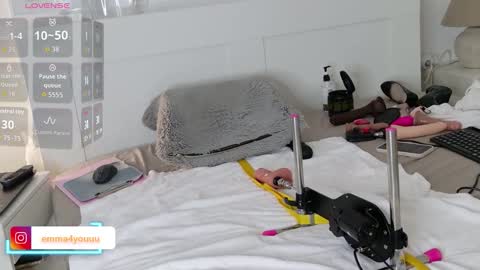 Snapshot of emmybum chatting on October 7, 8:32 am Emmy online show from October 7, 8:32 am