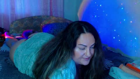 Snapshot of emmyxotty chatting on January 11, 1:53 pm Emmy online show from January 11, 1:53 pm