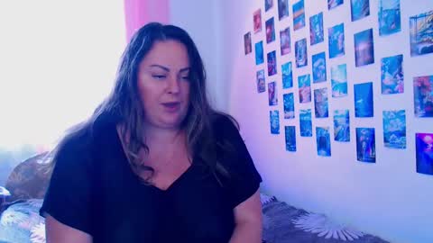 Snapshot of emmyxotty chatting on March 5, 12:44 pm Emmy online show from March 5, 12:44 pm