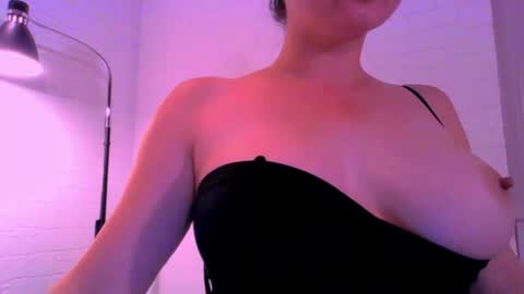 M online show from July 29, 2:44 am