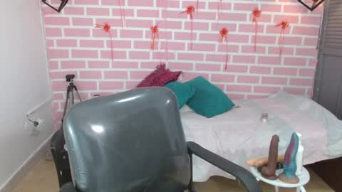 Emy online show from March 9, 9:14 pm