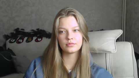Snapshot of emysway chatting on January 24, 8:53 pm EmySway online show from January 24, 8:53 pm