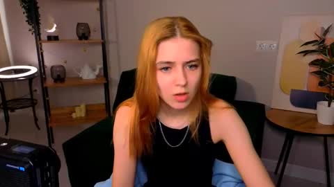 enchanted_bella online show from March 15, 1:47 pm