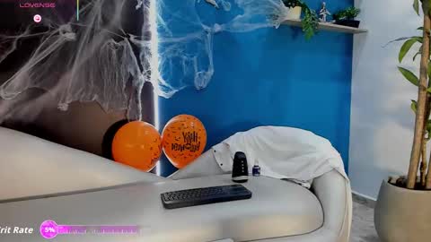 Snapshot of ender_h0t chatting on October 17, 6:01 pm Ender online show from October 17, 6:01 pm