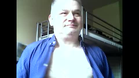 Snapshot of englishguysurrey chatting on January 24, 11:59 am englishguysurrey online show from January 24, 11:59 am