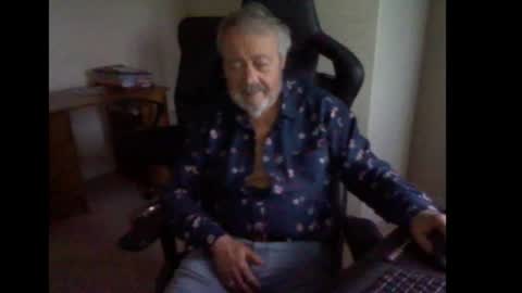 Snapshot of erasmus_d chatting on September 27, 5:43 pm erasmus_d online show from September 27, 5:43 pm