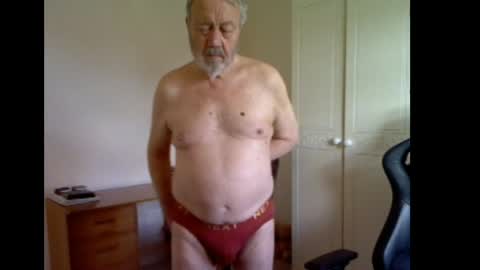 erasmus_d online show from June 2, 5:37 pm