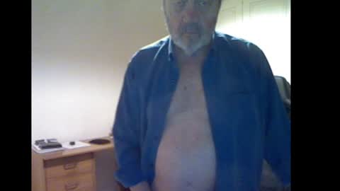 Snapshot of erasmus_d chatting on February 4, 6:38 pm erasmus_d online show from February 4, 6:38 pm