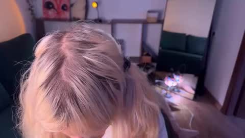 Snapshot of erectioneeering chatting on October 12, 11:36 am Alissa online show from October 12, 11:36 am