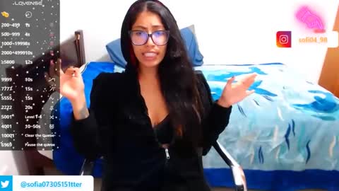 Snapshot of eren_mikasa chatting on October 1, 1:27 am sofia online show from October 1, 1:27 am