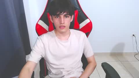 eren_tatakae online show from December 4, 9:40 pm