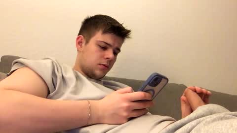 eric123754216 online show from December 5, 3:54 pm