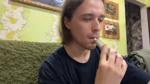 Snapshot of eric_blond chatting on October 8, 6:47 pm Eric online show from October 8, 6:47 pm