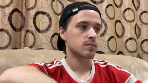 Snapshot of eric_blond chatting on October 28, 5:36 pm Eric online show from October 28, 5:36 pm