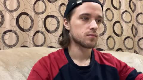 Snapshot of eric_blond chatting on October 26, 4:17 pm Eric online show from October 26, 4:17 pm