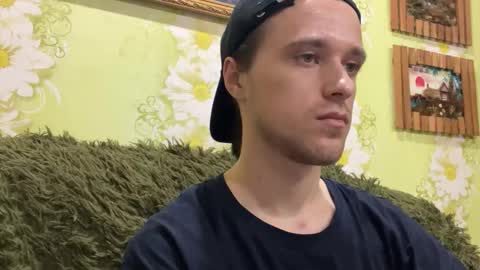 Snapshot of eric_blond chatting on October 9, 6:57 pm Eric online show from October 9, 6:57 pm