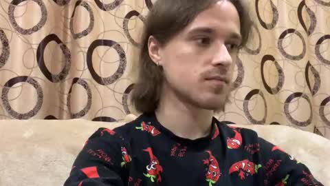 Snapshot of eric_blond chatting on October 29, 5:36 pm Eric online show from October 29, 5:36 pm