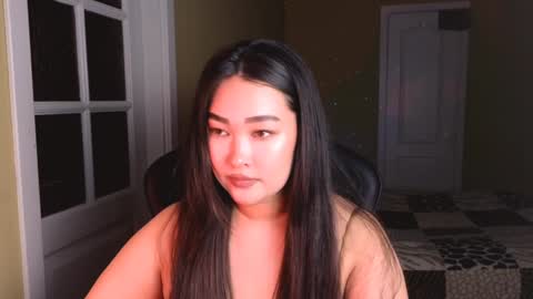 Snapshot of erica_wayne chatting on December 18, 8:03 pm Erica Wayne online show from December 18, 8:03 pm