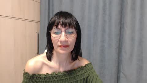 ericablack8 online show from April 16, 9:39 pm