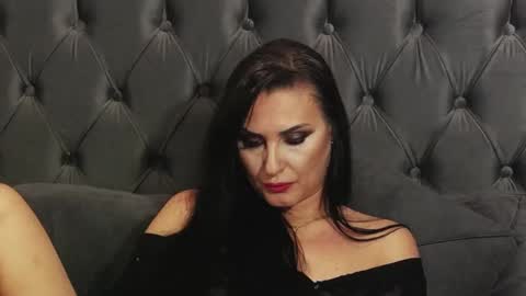 Erica online show from January 30, 8:10 pm