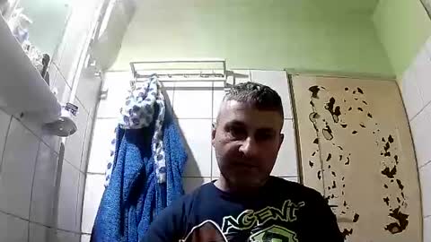 Snapshot of ericboy32 chatting on January 15, 1:02 am eric online show from January 15, 1:02 am