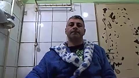 Snapshot of ericboy32 chatting on January 14, 6:49 pm eric online show from January 14, 6:49 pm
