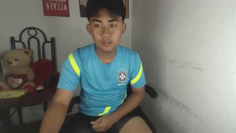 erick_cummer30 online show from April 16, 11:40 pm