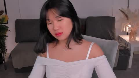 erika_kim online show from February 1, 7:11 pm