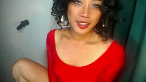 erika_madrigal online show from December 22, 9:21 pm