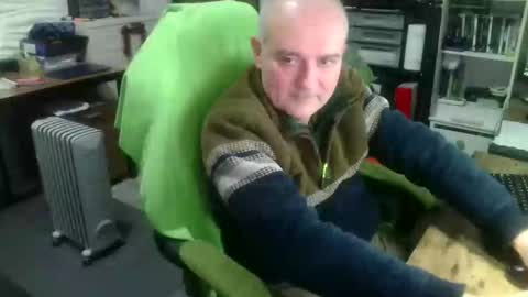 ernello online show from December 1, 10:30 pm