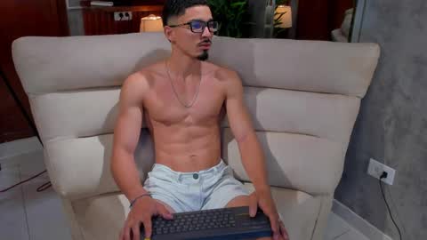 eros_becker_ online show from April 24, 2:35 am