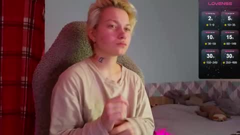 esajukyy online show from February 10, 10:42 am