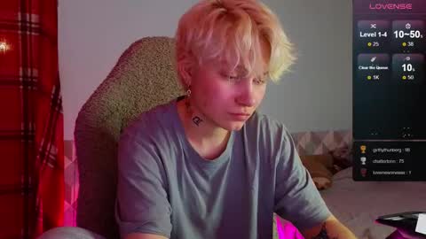 esajukyy online show from February 28, 4:53 pm