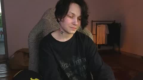 esajukyy online show from June 4, 3:07 pm