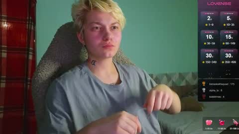 esajukyy online show from December 18, 4:17 pm