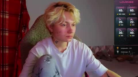 esajukyy online show from February 12, 6:51 pm