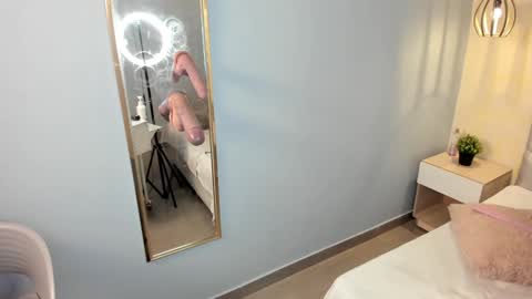 Snapshot of escarleth__ chatting on February 26, 1:03 am Escarlet online show from February 26, 1:03 am