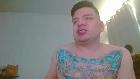 escodamus12 online show from January 6, 10:47 pm