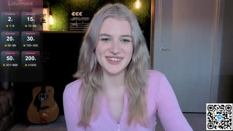 EshleGreen online show from June 4, 9:54 pm