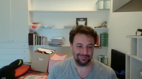 esibizionista 91 online show from March 12, 11:42 am