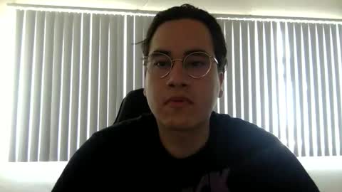 esiiiiis online show from April 3, 11:00 pm