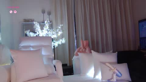 Esther online show from March 13, 9:18 pm