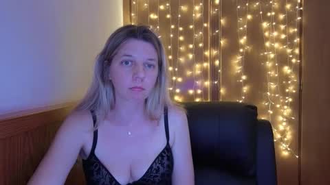 esma347866 online show from April 28, 12:19 am