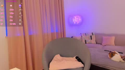 Esmi online show from March 6, 7:43 pm