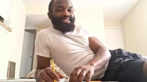 esmoovethegod online show from September 27, 7:33 pm