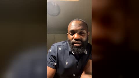 esmoovethegod online show from April 3, 10:55 am